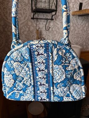 Vera Bradley Kisslock Blue White